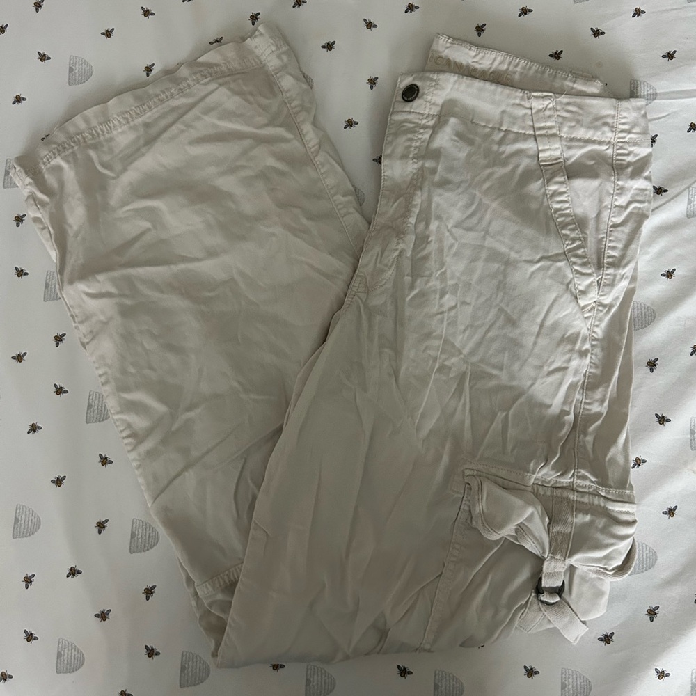 white cargo pants💟